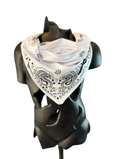 White Stash Bandana worn with the front pocket opening visible